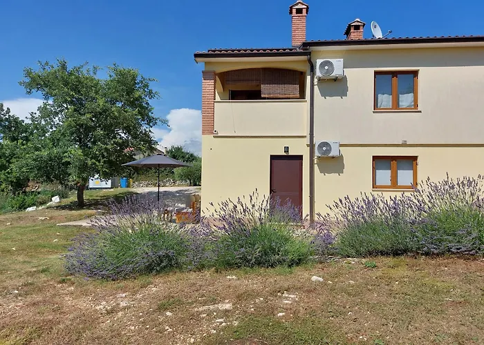 Studio Apartman Nika